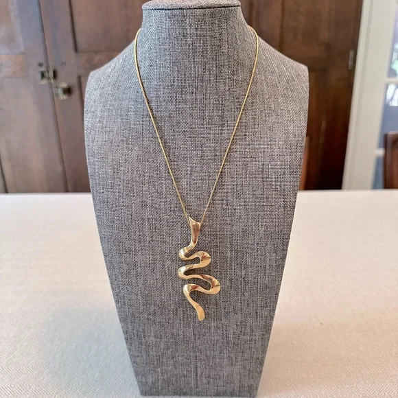 Vintage Landau Necklace Gold Ribbon Swirl Pendant on 16" Snake Chain w/Extender - Picture 6 of 12